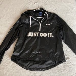Nike wind breaker size medium